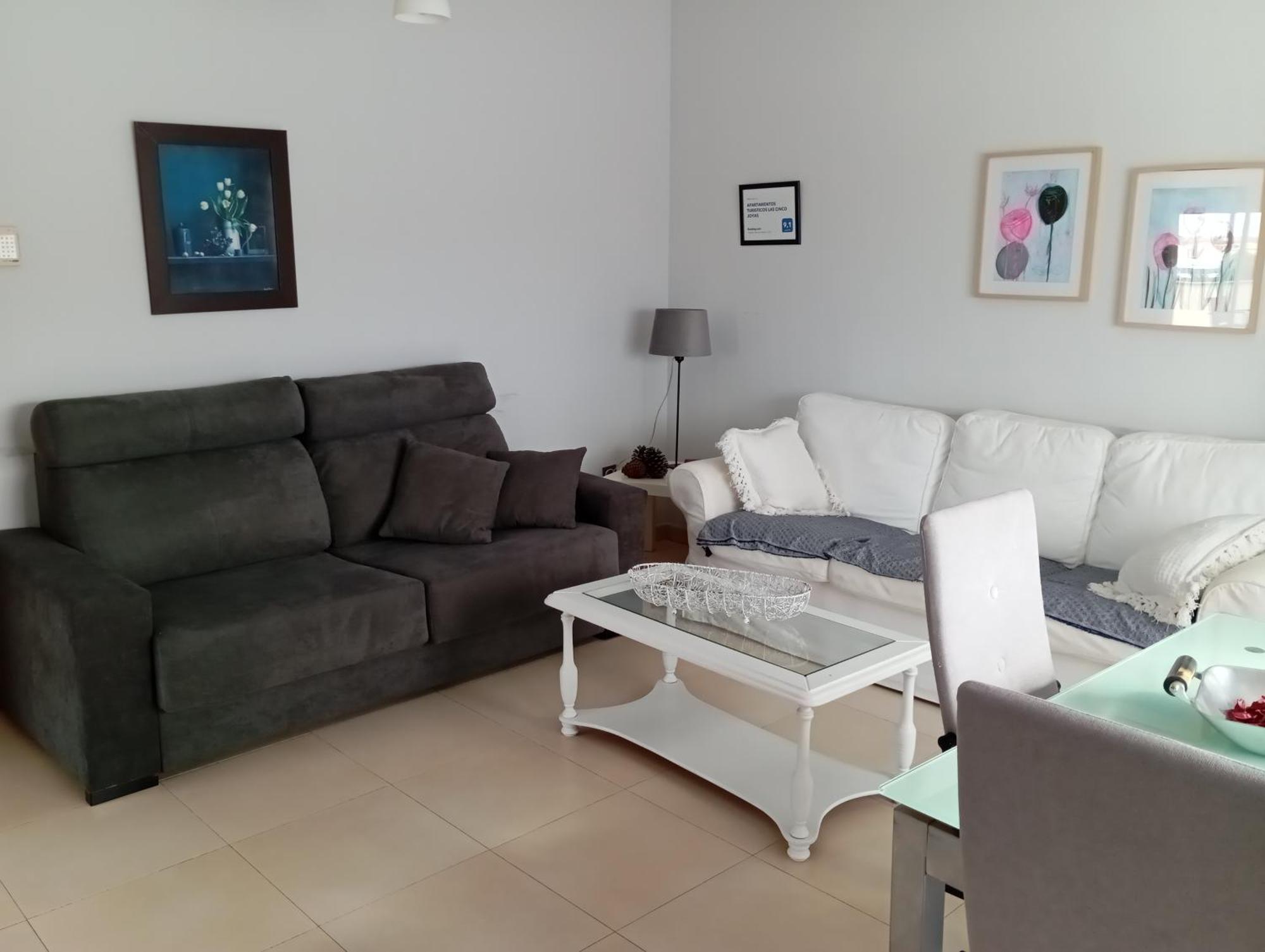 Apartamentos Turisticos Las Cinco Joyas Linares  Eksteriør billede